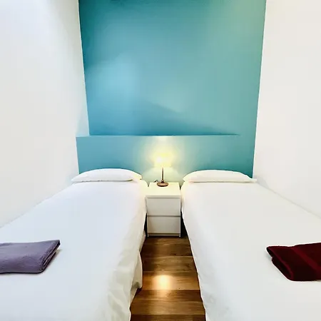 Dplace To Be - Amazing Apartments In Historic Center Madrid Room photo